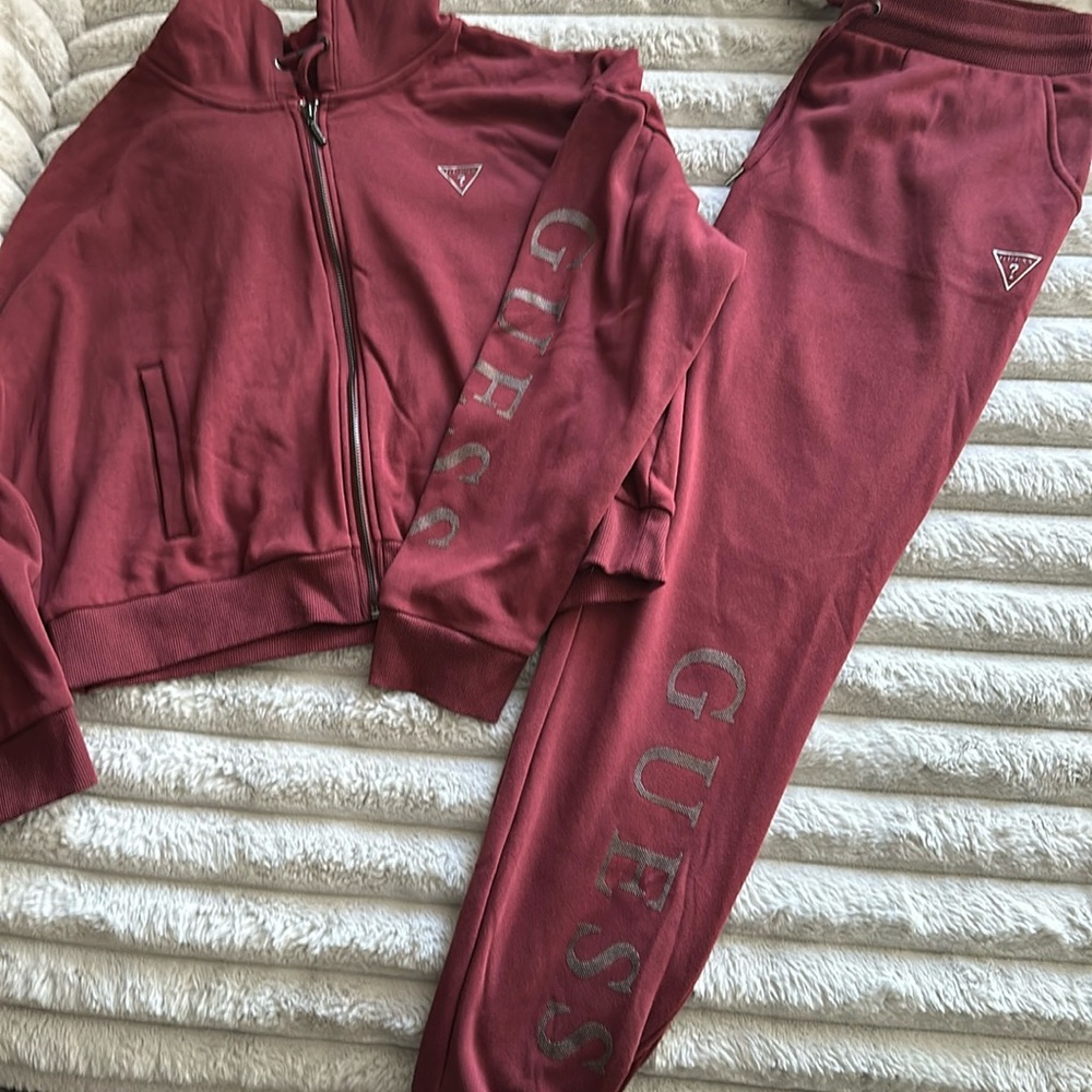 GUESS Sweatsuit Set